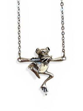 Silver Tone Climbing Frog Pendant Necklace Stainless Steel
